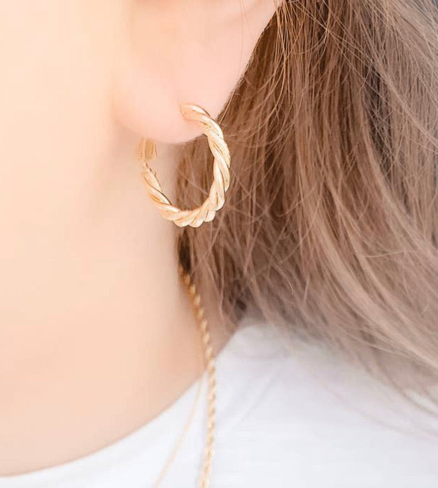 THIN TEXTURED HOOPS